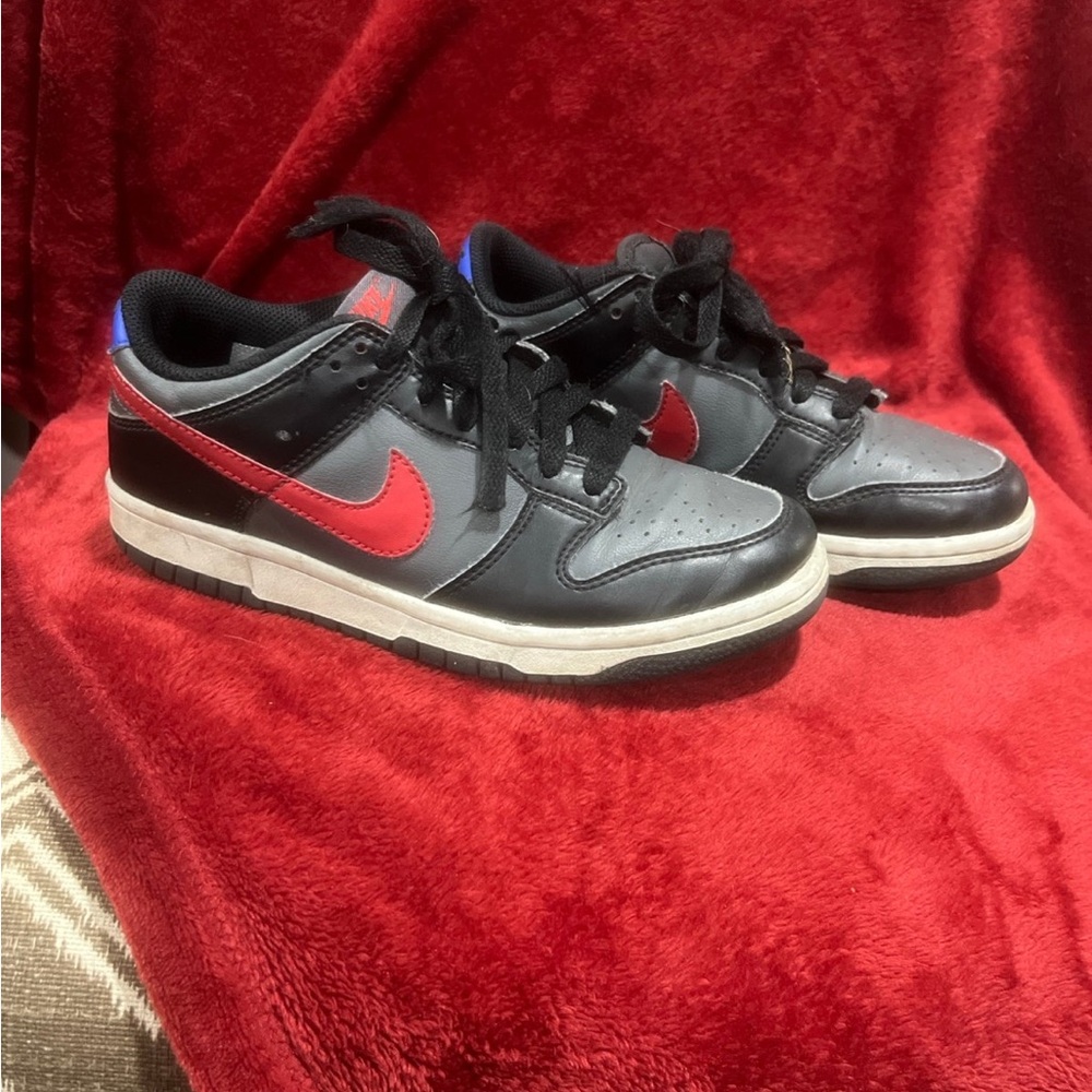 Nike - Picture 4 of 4